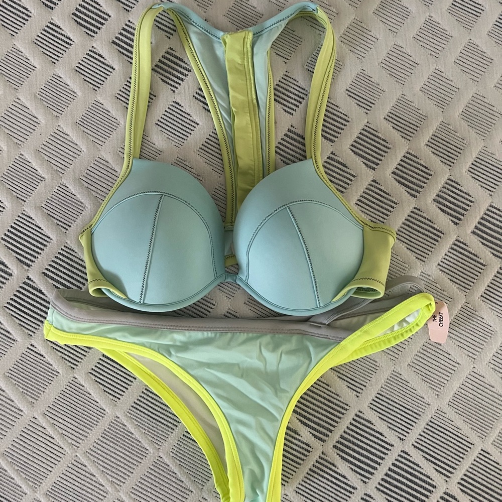 Victoria Secret swimsuit ( top & short) 36D M